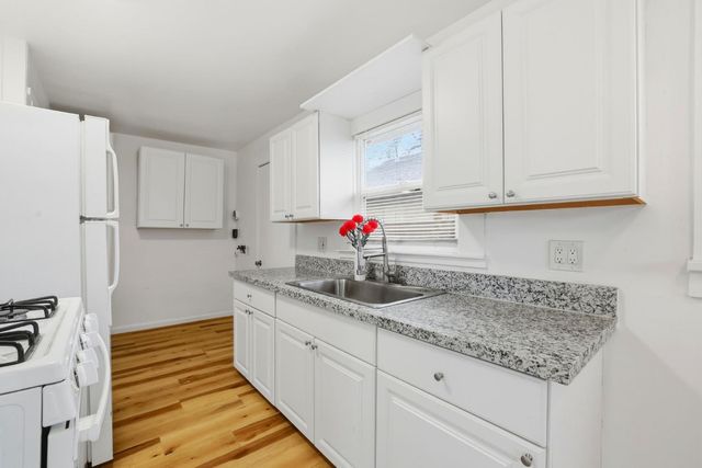 702 Dixieanne Ave, Sacramento, CA 95815