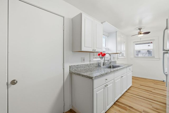 702 Dixieanne Ave, Sacramento, CA 95815