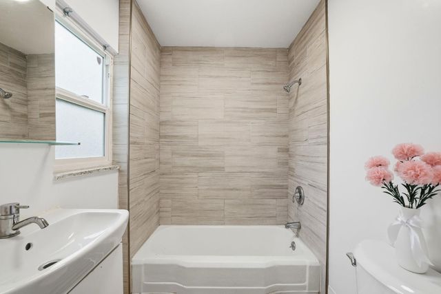 702 Dixieanne Ave, Sacramento, CA 95815