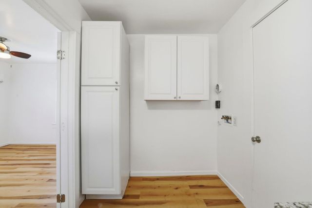 702 Dixieanne Ave, Sacramento, CA 95815