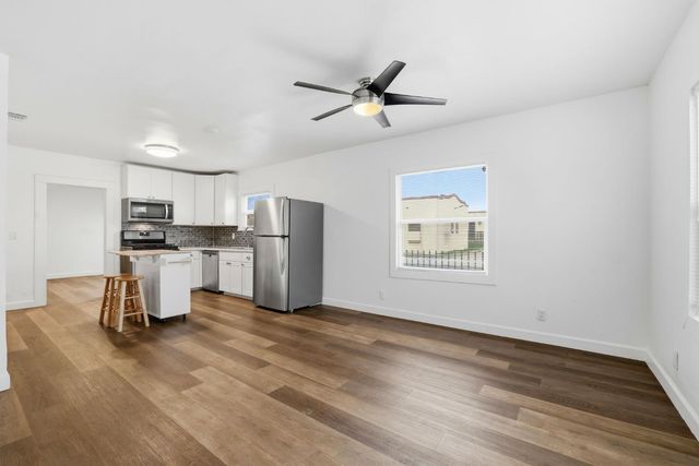 702 Dixieanne Ave, Sacramento, CA 95815