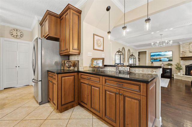 2406 Deep Lake Drive, Kingwood, TX 77345