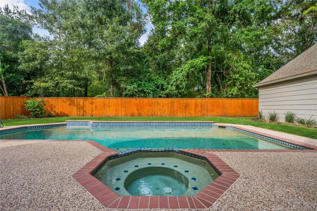 2406 Deep Lake Drive, Kingwood, TX 77345