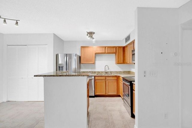 360 LAKE ONTARIO COURT 104, Altamonte Springs, FL 32701