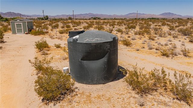 35330 Foothill Rd, Lucerne Valley, CA 92356
