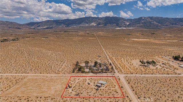 35330 Foothill Rd, Lucerne Valley, CA 92356