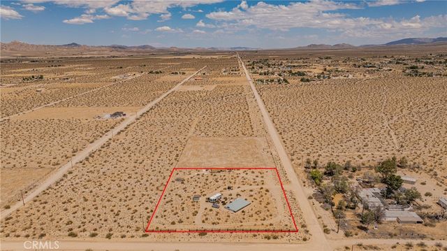 35330 Foothill Rd, Lucerne Valley, CA 92356