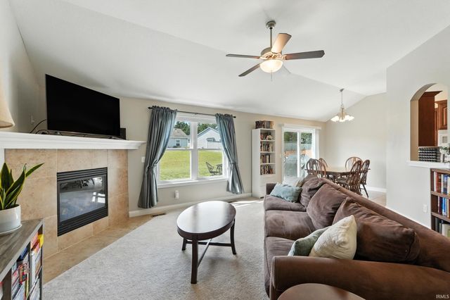 2201 Cedar Ridge Cove, Fort Wayne, IN 46818