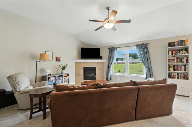 2201 Cedar Ridge Cove, Fort Wayne, IN 46818