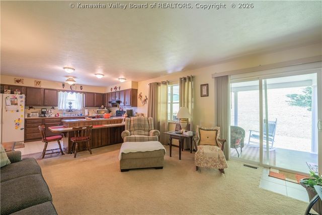 7010 Kanawha Farm Circle, Charleston, WV 25312