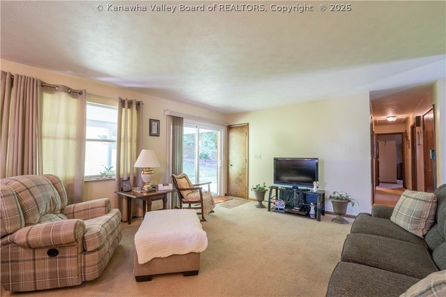 7010 Kanawha Farm Circle, Charleston, WV 25312