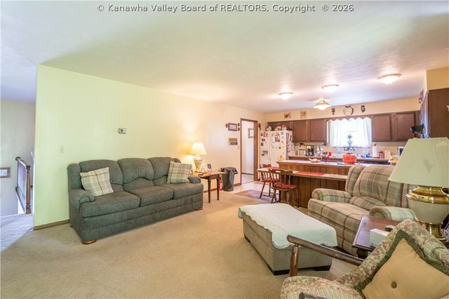 7010 Kanawha Farm Circle, Charleston, WV 25312