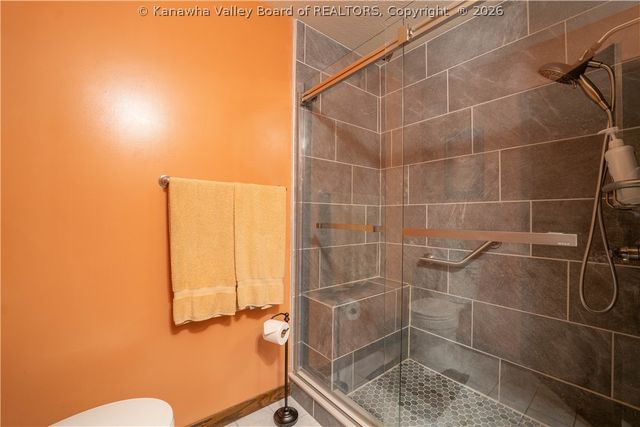 7010 Kanawha Farm Circle, Charleston, WV 25312