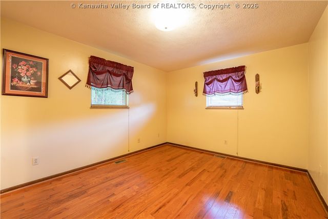 7010 Kanawha Farm Circle, Charleston, WV 25312