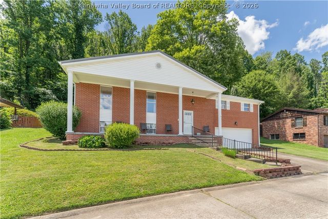 7010 Kanawha Farm Circle, Charleston, WV 25312