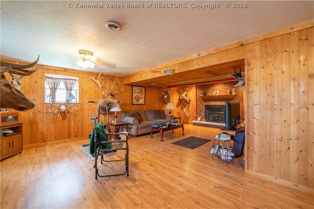 7010 Kanawha Farm Circle, Charleston, WV 25312