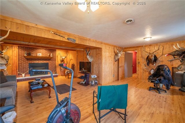 7010 Kanawha Farm Circle, Charleston, WV 25312