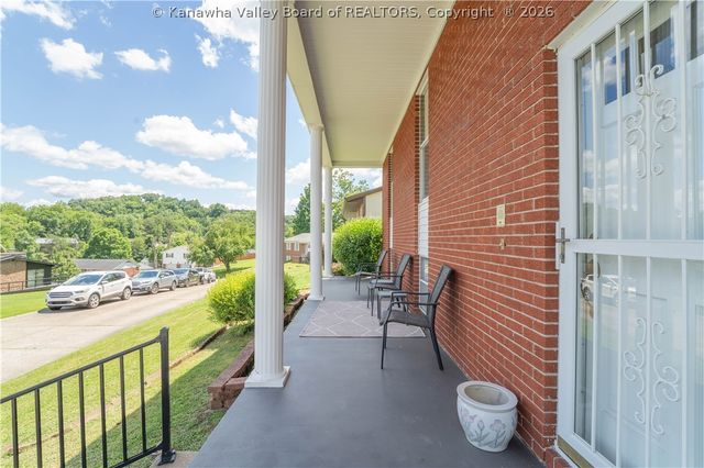 7010 Kanawha Farm Circle, Charleston, WV 25312