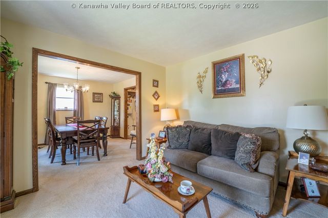 7010 Kanawha Farm Circle, Charleston, WV 25312