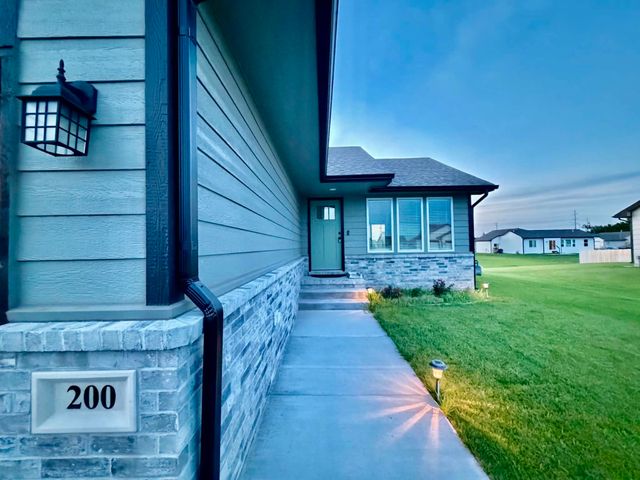 200 E Anniston Ct, Derby, KS 67037