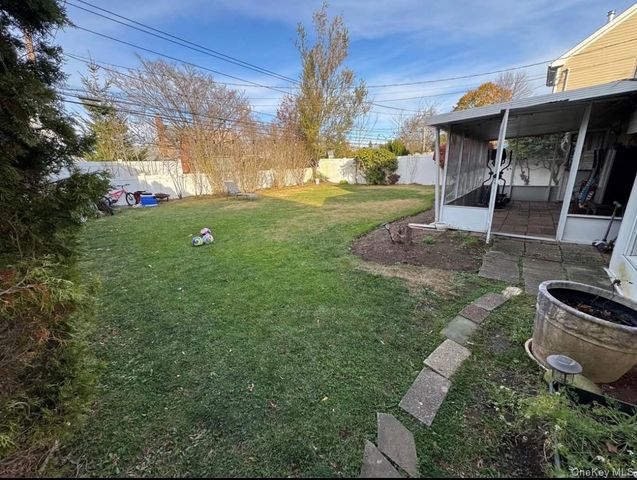 23 Tiptop Lane, Hicksville, NY 11801