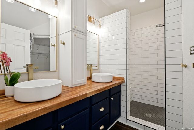 142 Oakwell Farms Pkwy Unit 142, San Antonio, TX 78218