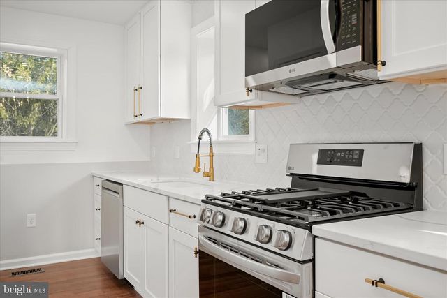 4100 UNDERWOOD ST, University Park, MD 20782
