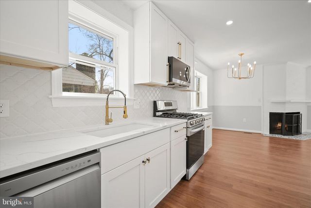 4100 UNDERWOOD ST, University Park, MD 20782