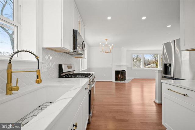 4100 UNDERWOOD ST, University Park, MD 20782