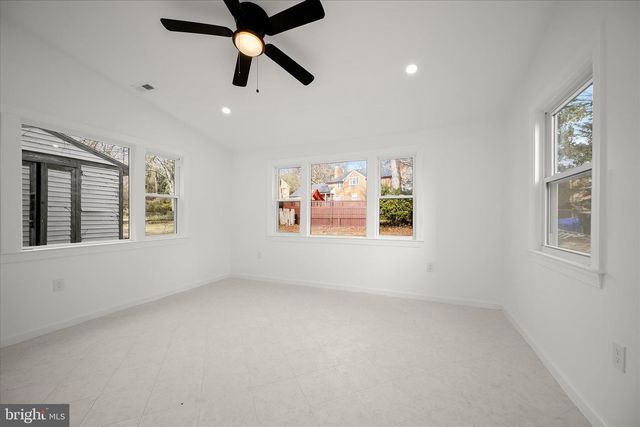4100 UNDERWOOD ST, University Park, MD 20782