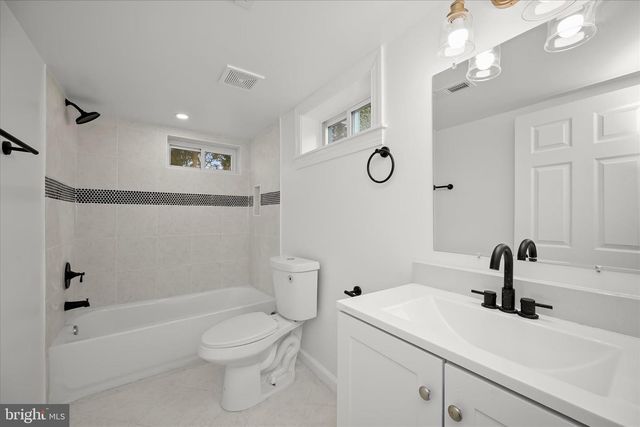 4100 UNDERWOOD ST, University Park, MD 20782