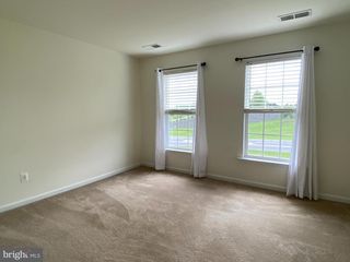 33 SCHOLARSHIP LN, Martinsburg, WV 25404