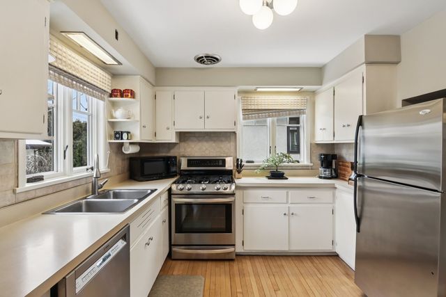 608 S Elmwood Avenue, Oak Park, IL 60304