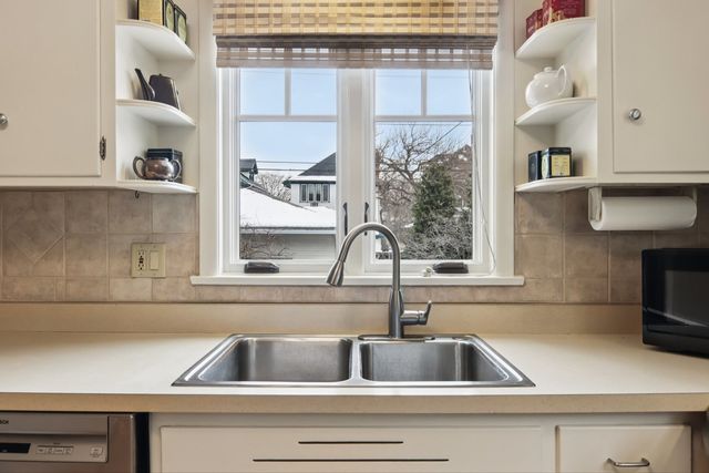 608 S Elmwood Avenue, Oak Park, IL 60304