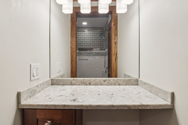 608 S Elmwood Avenue, Oak Park, IL 60304