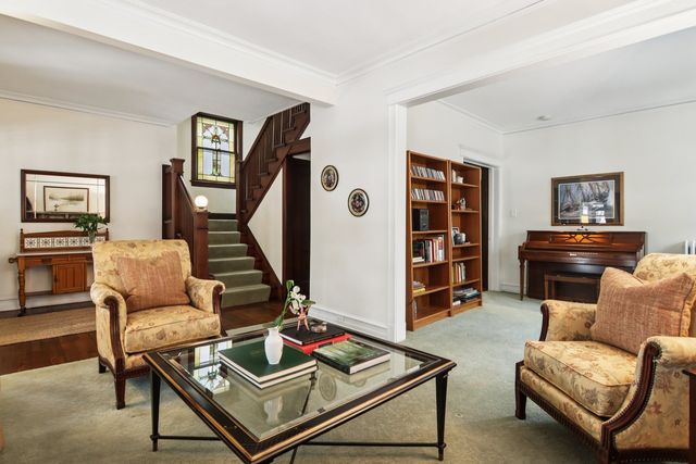 608 S Elmwood Avenue, Oak Park, IL 60304