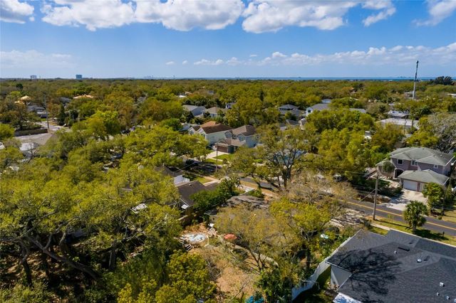 2306 S LOIS AVENUE, Tampa, FL 33629