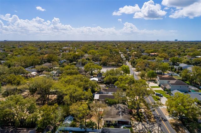 2306 S LOIS AVENUE, Tampa, FL 33629