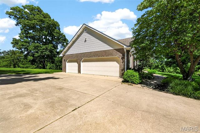 101 Hilltop Court, Washington, MO 63090