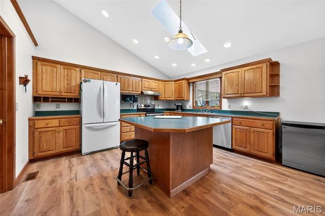 101 Hilltop Court, Washington, MO 63090