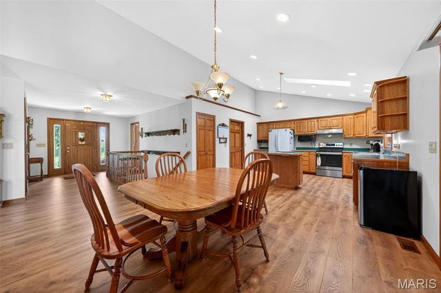 101 Hilltop Court, Washington, MO 63090
