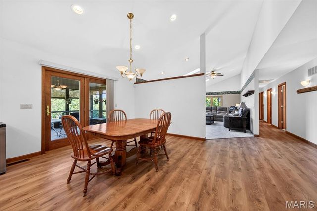 101 Hilltop Court, Washington, MO 63090