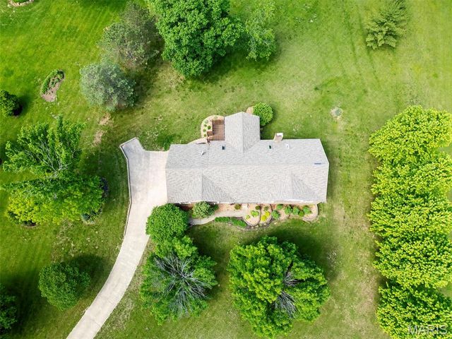 101 Hilltop Court, Washington, MO 63090