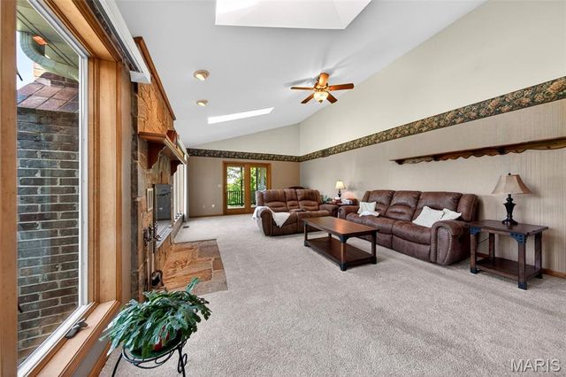 101 Hilltop Court, Washington, MO 63090