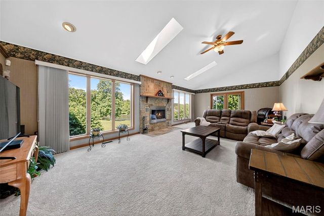 101 Hilltop Court, Washington, MO 63090