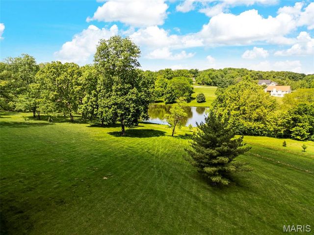 101 Hilltop Court, Washington, MO 63090