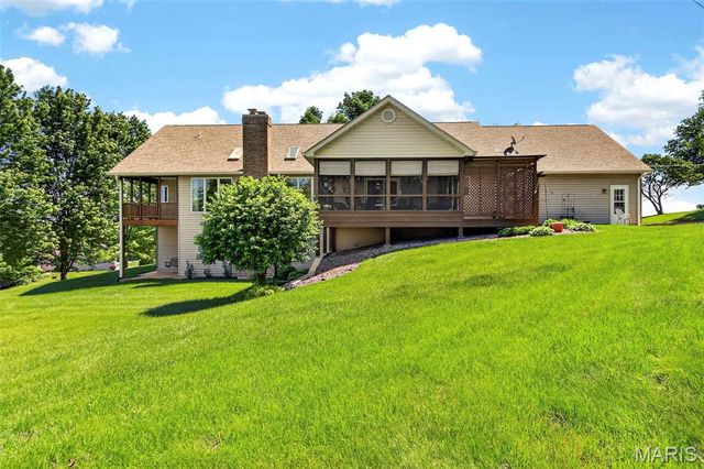 101 Hilltop Court, Washington, MO 63090