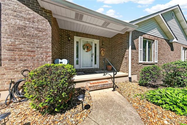 101 Hilltop Court, Washington, MO 63090