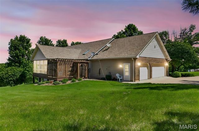 101 Hilltop Court, Washington, MO 63090