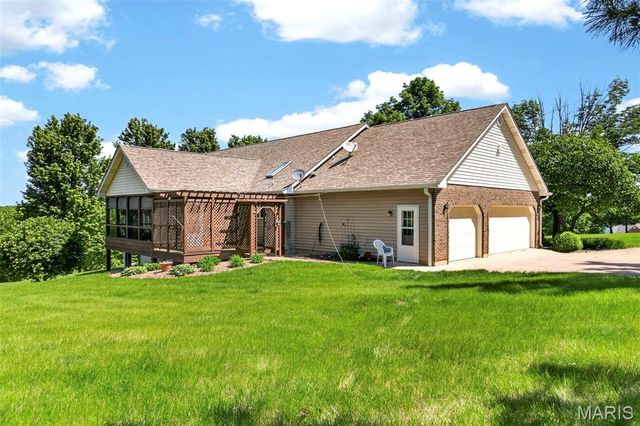 101 Hilltop Court, Washington, MO 63090